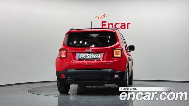 Jeep Renegade 2.4 Limited - фото 3