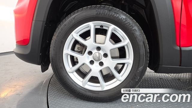 Jeep Renegade 2.4 Limited - фото 4