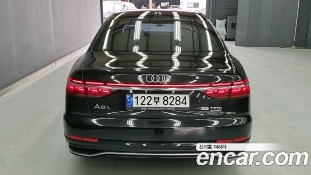 Audi A8 D5 55 TFSI Quattro Premium LWB - фото 3
