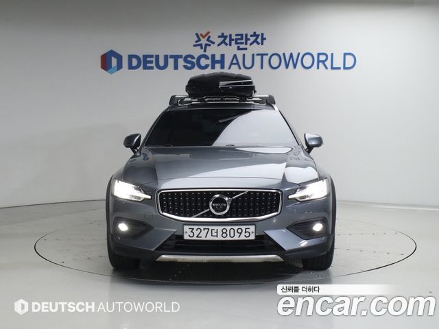 Volvo V60 2-го поколения T5 Pro AWD - фото 2