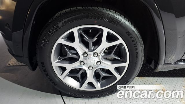 Jeep Cherokee 3.6 Overland WK2 - фото 4