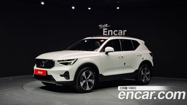 Volvo XC40 B4 Ultimate Bright - фото 0