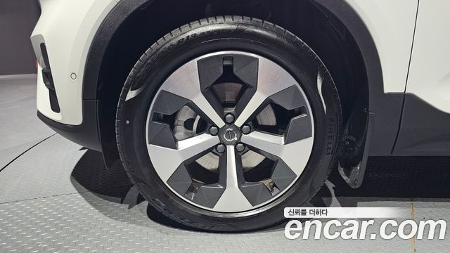 Volvo XC40 B4 Ultimate Bright - фото 4