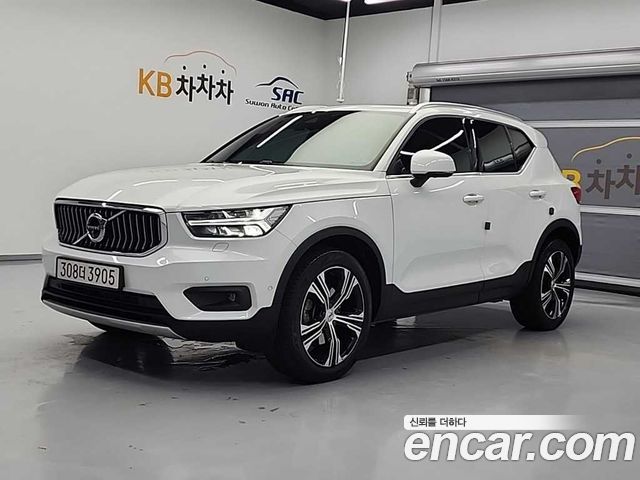 Volvo XC40 T4 Inscription - фото 0
