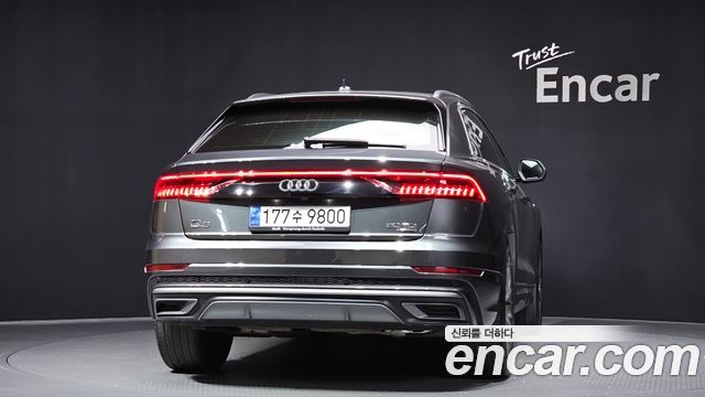 Audi Q8 50 TDI Quattro Premium - фото 3