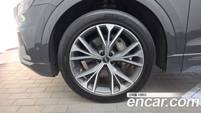 Audi Q8 50 TDI Quattro Premium - фото 4