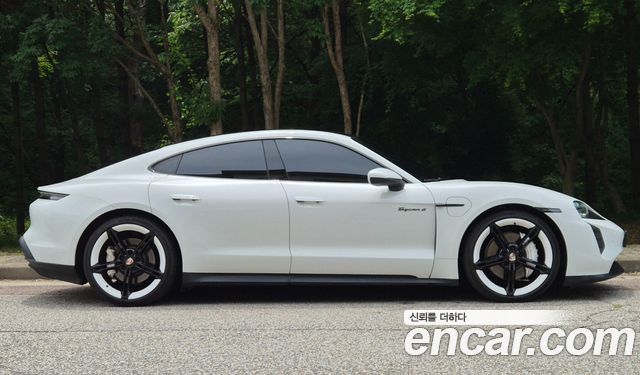 Porsche Taycan 4S - фото 4