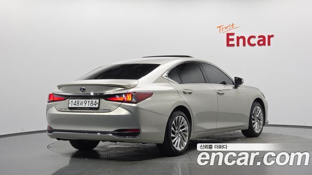 Lexus ES 7-го поколения Luxury Plus - фото 0