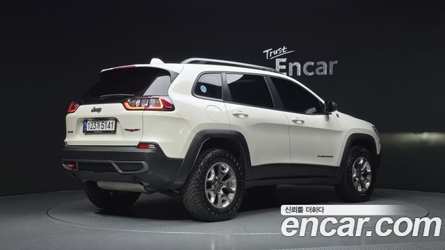 Jeep Cherokee KL 3.2 Trailhawk AWD - фото 1