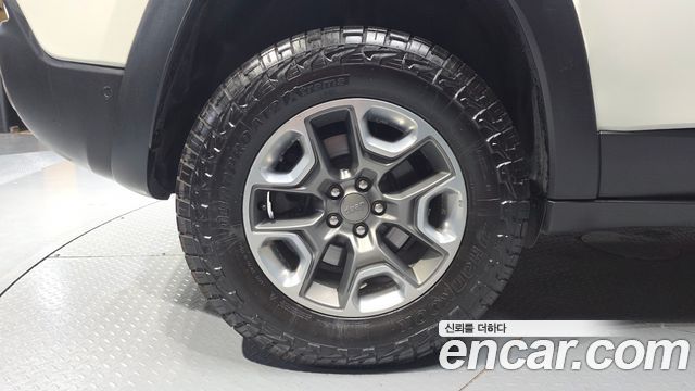 Jeep Cherokee KL 3.2 Trailhawk AWD - фото 4