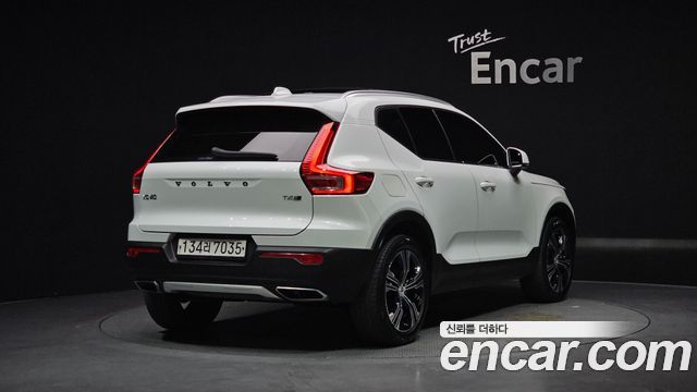 Volvo XC40 T4 Inscription - фото 1