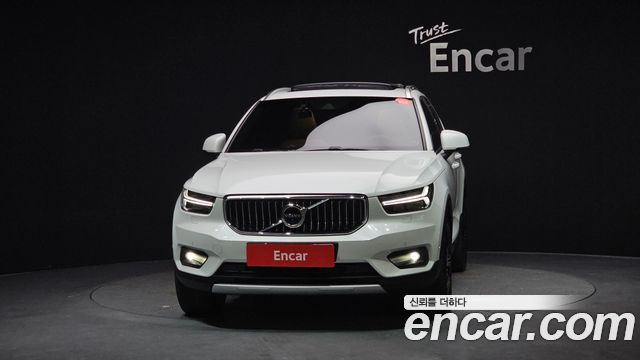 Volvo XC40 T4 Inscription - фото 2