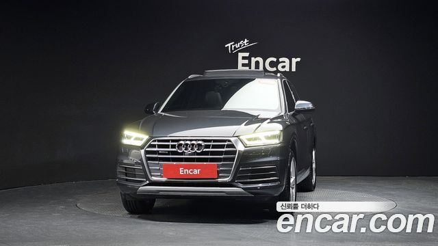 Audi Q5 FY 45 TFSI Quattro Premium - фото 1