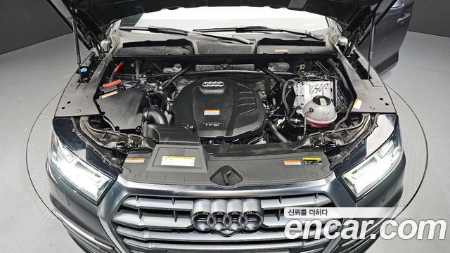 Audi Q5 FY 45 TFSI Quattro Premium - фото 4