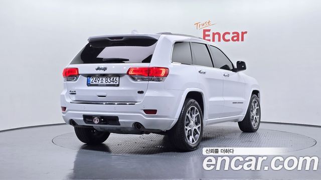 Jeep Cherokee 3.0 Diesel Overland WK2 - фото 1