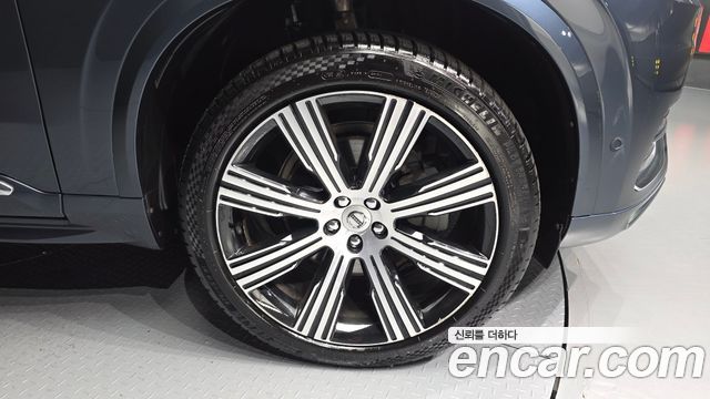 Volvo XC90 2-го поколения B6 Ultimate Bright - фото 4