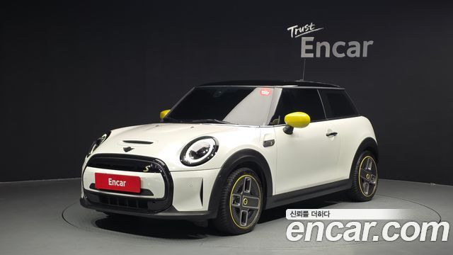 Mini Cooper SE Electric 3rd - фото 0