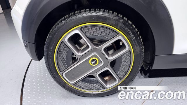 Mini Cooper SE Electric 3rd - фото 4