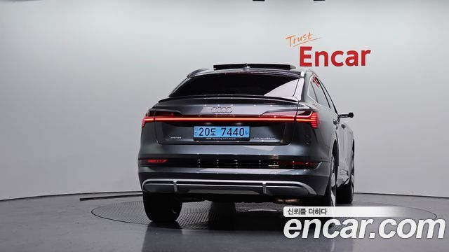 Audi e-tron 55 Quattro Sportback - фото 3
