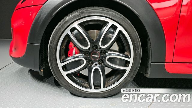 Mini Cooper Convertible JCW 3rd - фото 4