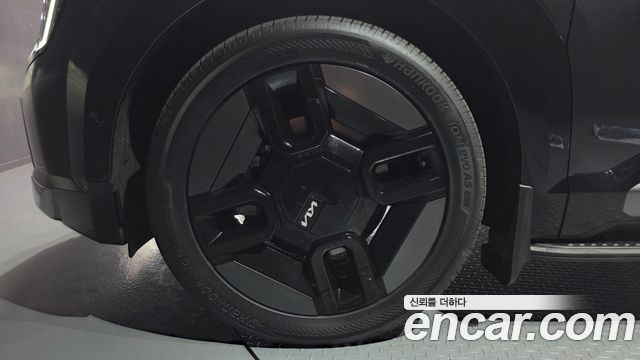Kia EV9 Long Range 4WD GT Line - фото 4