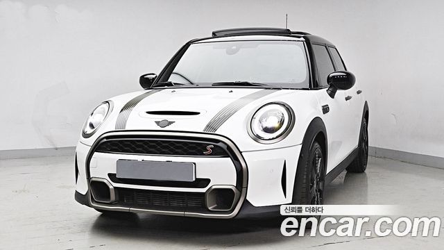 Mini Cooper 5Door Resolute Edition 3rd Gen - фото 2