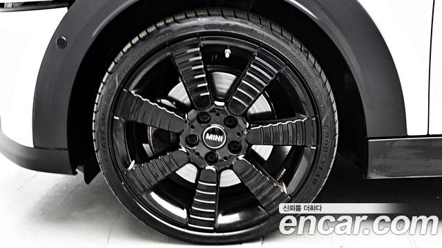 Mini Cooper 5Door Resolute Edition 3rd Gen - фото 4