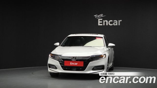 Honda Accord 10-го поколения 2.0 Hybrid Touring - фото 2