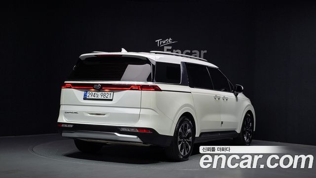 Kia Carnival 4-го поколения 9-Seater Signature - фото 1