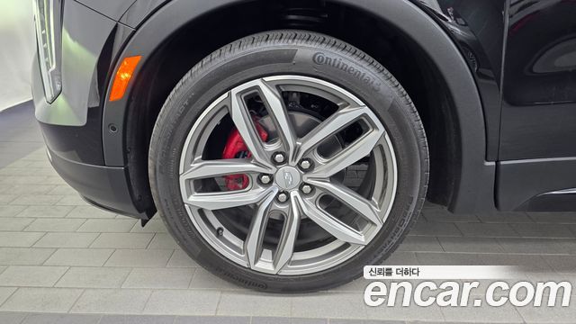 Cadillac XT4 2.0 Sport AWD - фото 4