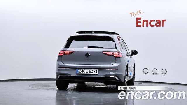 Volkswagen Golf 8-го поколения 2.0 TDI Prestige - фото 3