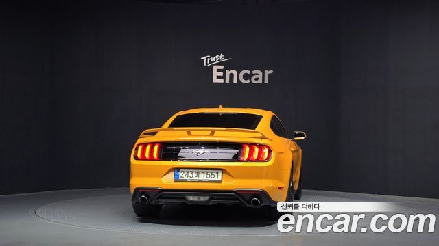 Ford Mustang Coupe - фото 3