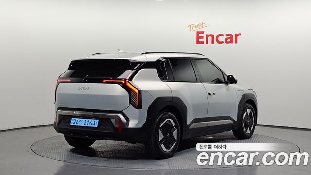 Kia EV3 Long Range 2WD Earth - фото 1