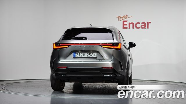 Lexus NX 2-го поколения Premium - фото 3