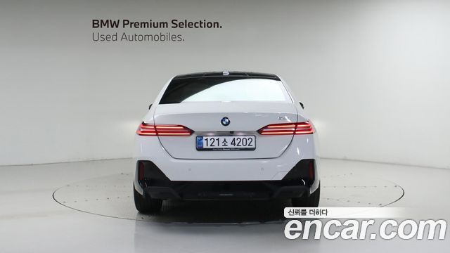BMW 5-Series G60 520i M Sport - фото 3