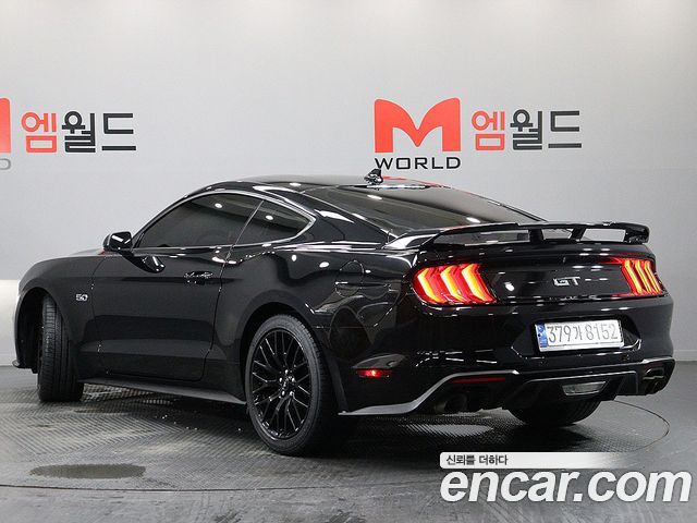 Ford Mustang GT Coupe - фото 3