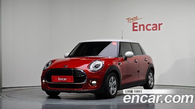 Mini Cooper 5Door Standard 3rd - фото 0