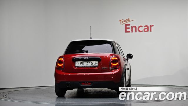 Mini Cooper 5Door Standard 3rd - фото 3