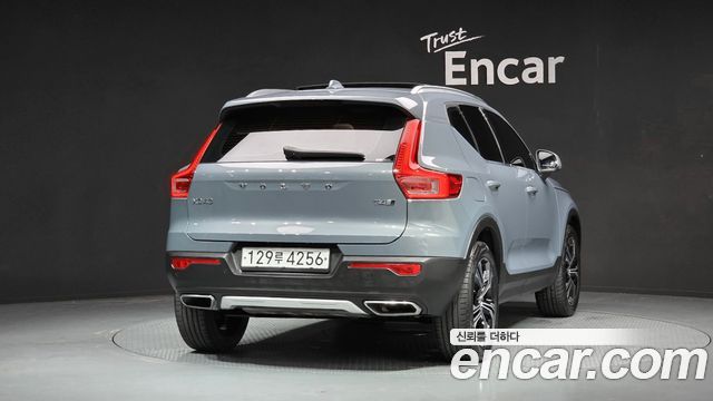 Volvo XC40 T4 Inscription - фото 1