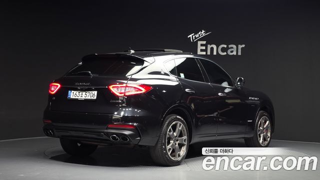 Maserati Levante 3.0 AWD GranSport - фото 1