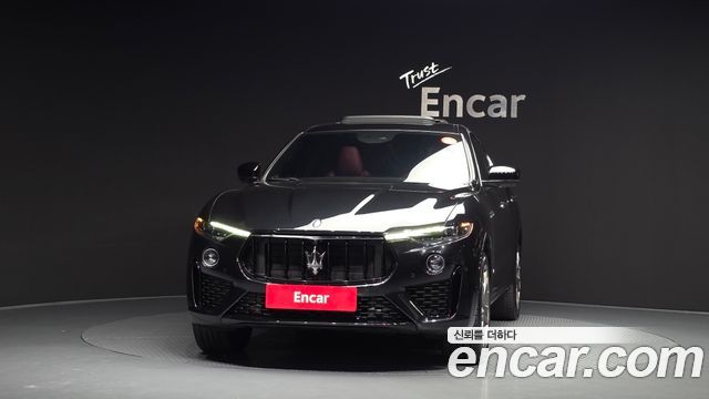 Maserati Levante 3.0 AWD GranSport - фото 2