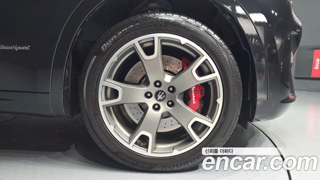 Maserati Levante 3.0 AWD GranSport - фото 4