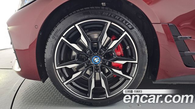 BMW i4 M50 - фото 3