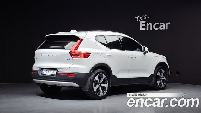 Volvo XC40 B4 Ultra Bright - фото 1