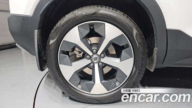 Volvo XC40 B4 Ultra Bright - фото 4