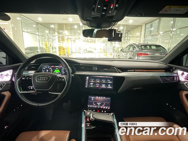 Audi e-tron 55 Quattro - фото 4