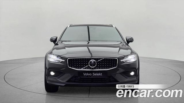 Volvo V60 2-го поколения B5 Ultimate AWD - фото 1