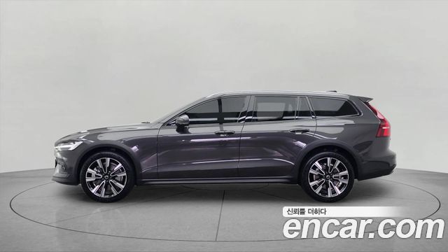 Volvo V60 2-го поколения B5 Ultimate AWD - фото 2