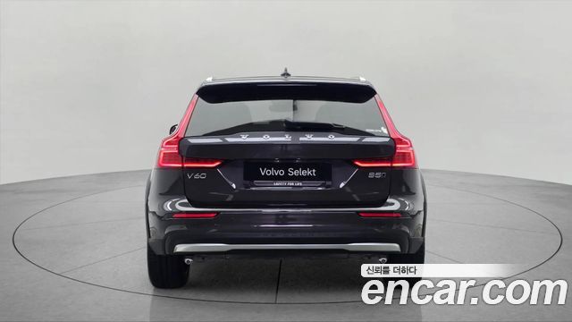 Volvo V60 2-го поколения B5 Ultimate AWD - фото 4