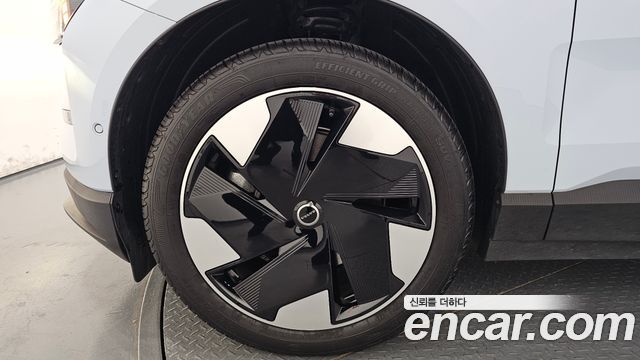 Volvo EX30 Ultra - фото 4